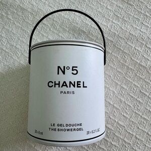 CHANEL No 5 Collection Paint Can